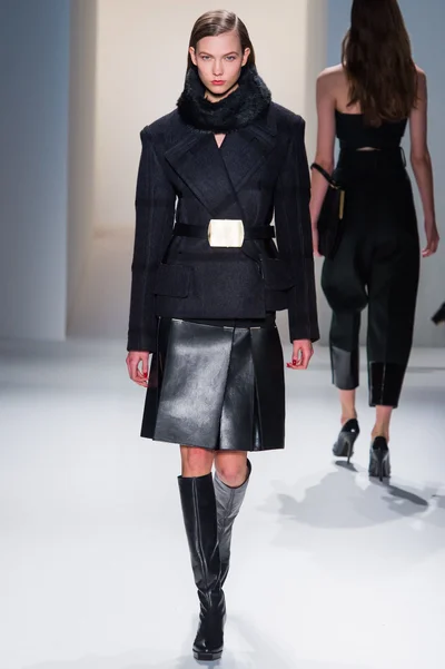 Look 18